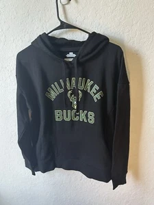 Women’s Medium Milwaukee Bucks FANATICS Black Pullover Hoodie Sweatshirt NEW - Picture 1 of 3