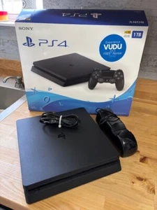 PS4 Bundle / 4 Controllers / 5 Games / EXCELLENT CONDITION - Picture 1 of 4