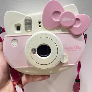 FUJIFILM Hello Kitty Fuji Instant Camera Kit Cheki Instax Mini Series -90% New - Picture 1 of 7