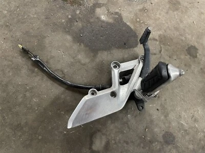 Juego de clavija de freno trasero derecho Honda CBR300R CBR300 15 16 17 18 19 20 21 22 OEM Foto 1 de 3