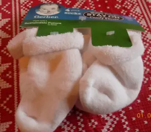 New Gerber Newborn socks - Picture 1 of 2