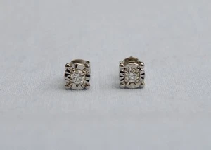 NEW TAD 9CT WHITE GOLD ILLUSION SET 0.05ct DIAMOND SOLITAIRE STUD EARRINGS 0.7g - Picture 1 of 14