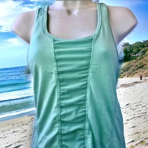 Kyodan Yoga Tank Top Cups Mesh & Ruching Turquoise Womens size Small - Picture 1 of 7