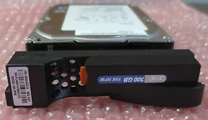 NEW EMC Dell AX-SS15-300 300GB 15K 3.5" AX4-5 SAS HDD 005049034 005-049034 2R2Y2 - Picture 1 of 1