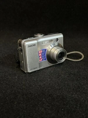 Sanyo VPC-S500 Digital Camera 5MP Tested B8 - Image 1 of 4
