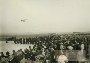 Le Bourget Costes & Bellonte on their return from Hanoi Old Photo Rol 1929 - Imagen 1 de 3