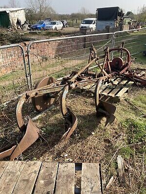 3 Furrow Tractor Mounted Plough Not Used For Many Years • 100£