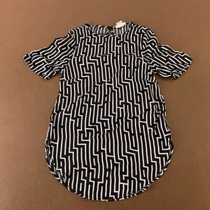 GP & J Baker x H&M Women's Size 0 Black White Geo Short Sleeve Pullover Blouse - Picture 1 of 8