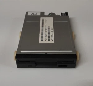 Sun Microsystems 370-1419 Triple Density Floppy Drive 8mm Black Bezel - Picture 1 of 3
