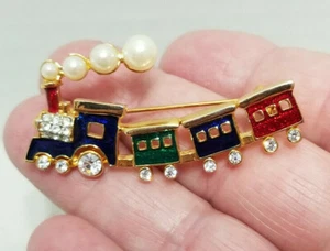 Spilla treno vintage tono oro smalto multicolore con perle finte e strass V3 - Foto 1 di 4