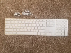 Apple slim USB Wired Keyboard A1243 MB110LL/A Aluminum standard Full Size - Picture 1 of 7