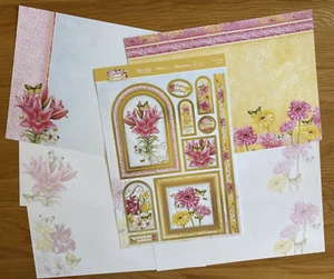 Hunkydory Summer Splendour - Flourishing Florals Card Making Kit inc Inserts (2) - Picture 1 of 4