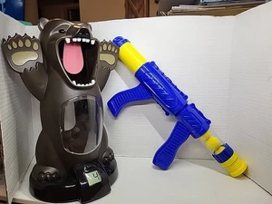 Hungry Bear Feeding Game With Foam Balls & Launcher WORKS! Sharper Image - Picture 1 of 8