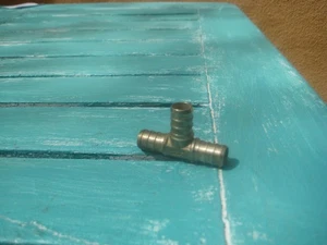 1/2" HOSE BARB TEE Brass 3 WAY T Fitting Gas Fuel Water Air - Picture 1 of 3