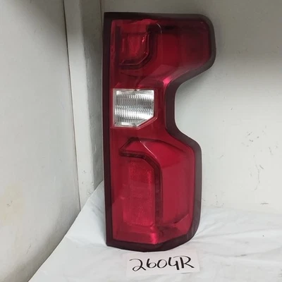 Chevrolet Silverado 1500 2500 2019-2024 luz trasera LED pasajero derecho OEM Foto 1 de 4