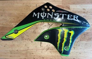 2006 KAWASAKI KX 450F RHS RIGHT RADIATOR SHROUDS TANK PLASTIC GUARD COVER - Picture 1 of 2