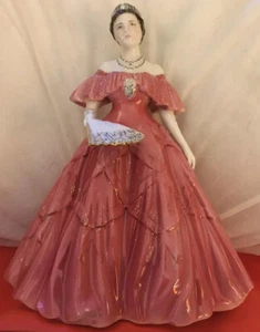 Royal Worcester Her Gracious Majesty Queen Elizabeth, The Queen Mother Figurine - Picture 1 of 11
