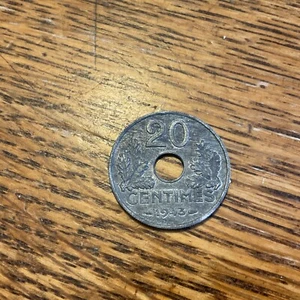 HIGH GRADE 1943 FRANCE VICHY STATE 20 CENTIMES COIN - Picture 1 of 2