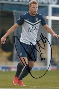 Autógrafo de fútbol americano foto firmado a mano por el Southend United 6x4 de Adam Thompson 4 - Imagen 1 de 1