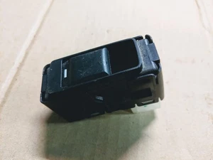 JEEP GRAND CHEROKEE WK WINDOW SWITCH OSR DRIVER SIDE RIGHT REAR 04602787AA - Picture 1 of 1