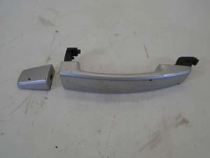 VAUXHALL ASTRA H DOOR HANDLE WITH END CAP - EXTERIOR SILVER 2004-2009 - Picture 1 of 10