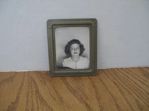 Vintage PHOTOMATIC Photo Booth Photo PRETTY YOUNG WOMAN in Metal Frame - Picture 1 of 4