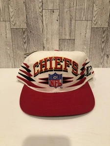 Cappello Berretto Snapback Vintage anni 90 KANSAS CITY CHIEFS Logo Atletico Taglio Diamante NFL - Foto 1 di 8