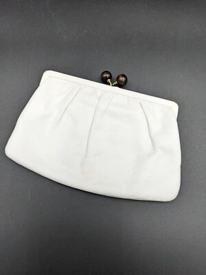 Bolso de noche vintage Etra de cuero blanco con cierre de cuentas de madera Foto 1 de 4