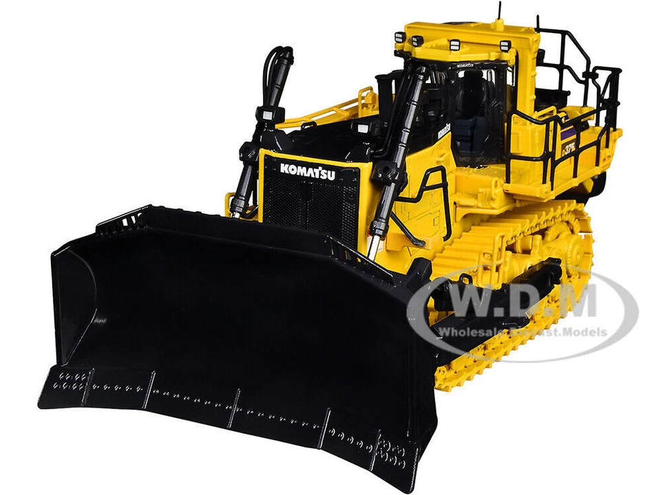 Komatsu D375a-8 Crawler Dozer With Ripper 1/50 Diecast Model by First Gear