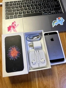 99% New Apple iphone SE 1st generation 64gb Unocked 4G ( Battery 100% capacity ) - Afbeelding 1 van 6