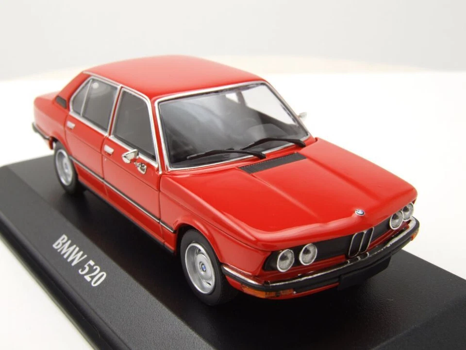 BMW 520 de 1972 rouge au 1/43 de Minichamps / Maxichamps 940023006