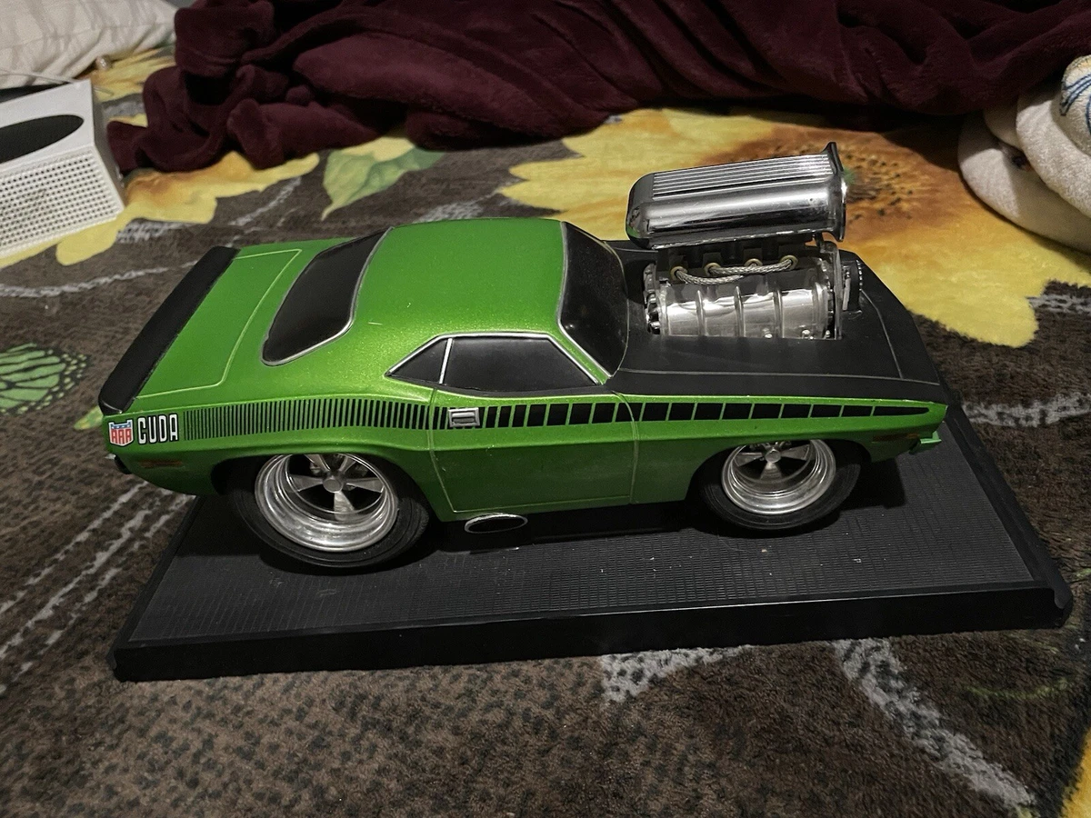 Muscle Machines 1:18 Scale Rare VHTF White'70 Plymouth Cuda in box