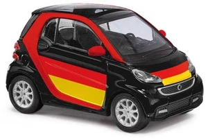 Busch 46219 Smart H0 (1/87): Fortwo 2012 »Fußball-Fan« - Picture 1 of 2