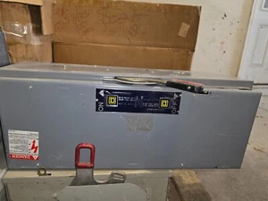 Square D Switch Unit QMB324W, 200AMP, 3 Pole, 240Vac, used condition - Picture 1 of 4