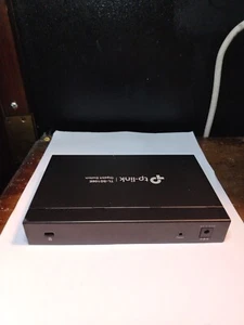 TP-Link TL-SG108E 8-Port Desktop Gigabit Unmanaged Pro Ethernet Switch - NO PSU - Picture 1 of 3