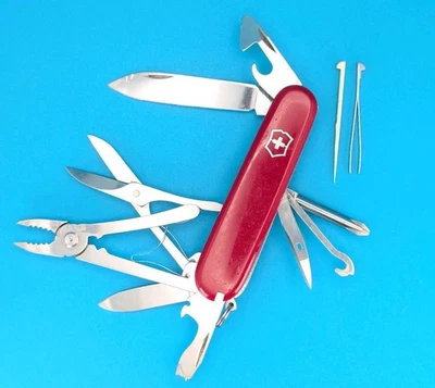 NAVAJA DE BOLSILLO VICTORINOX DELUXE TINKER 91MM 17 FUNCIONES! *ROJO Y AZUL* TE AMO Foto 1 de 4