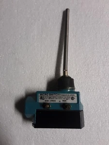 BZE6-2RN18 Freeport Micro Switch with Spring Lever (nos) - Picture 1 of 4
