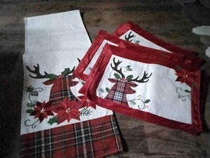 Placemats Set Of Six & Matching Table Runner 70 in. Reindeer Country Lodge Cabin - Picture 1 of 10