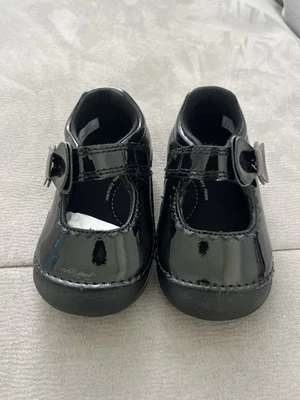 Zapatos Stride Rite Nori charol negro Mary Jane bebé niña talla 4M Foto 1 de 4