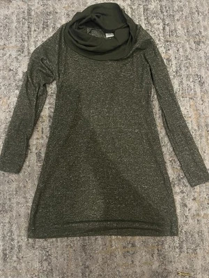 Vestido Suéter Cabi Para Mujer Manga Larga Verde Oliva Capucha Cuello Talla Pequeña Foto 1 de 3
