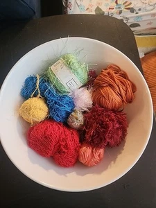 SCHROTTGARNKNÄUEL NEUHEIT GARN 12 Unzen + Acryl Granny Square Project Brights A1 - Bild 1 von 3