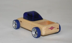 Automoblox Company T9 Automobile Artigianale in Legno Blu Disegnata da Calello - Foto 1 di 7