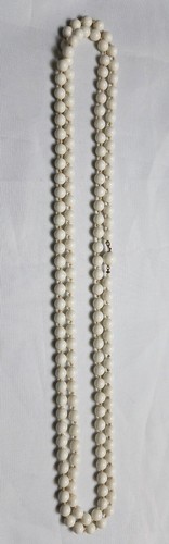 OFF WHITE Collana bigiotteria vintage bianco sporco lunga rotonda finta perle foro chiave chiusura