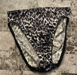 NWT VICTORIA'S SECRET M LEOPARD CHEETAH SECOND SKIN SATIN VINTAGE RARE PANTIES - Picture 1 of 7