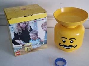 Lego Chef Mini Figure 2008 Kitchen Scales 1KG yellow/Black Working Boxed Rare - Picture 1 of 24