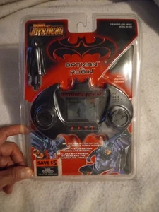 Raro Batman Tiger Electronics LCD Joystick Portátil Juegos Batman y Robin 1997  - Imagen 1 de 4