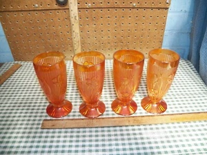 Vintage 4er Set JEANNETTE Glas Iris & Fischgrät irisierend Fuß Becher - Bild 1 von 5