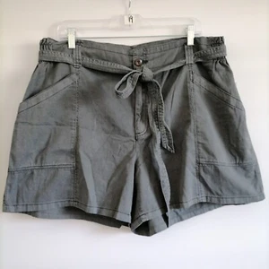 NWT Old Navy Women's High Waisted Flat Front Twill Workwear Shorts Size XL - Picture 1 of 7