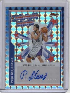 2024-25 TOPPS FINEST PEJA STOJAKOVIC AUTO #BSAPS *COLOSSAL SHOT - GEOMETRIC* - Bild 1 von 2