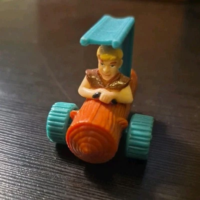 Picapiedra Barney Escombros en su tala Continental McDonald's  Foto 1 de 4